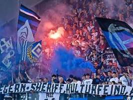 Polizeieinsatz bei ICE-Fahrt: Zugpersonal muss sich vor randalierenden HSV-Fans retten