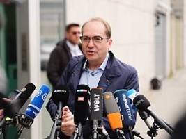 Polizeigewerkschaft skeptisch: Dobrindt will harten Migrationskurs ab Amtsbeginn