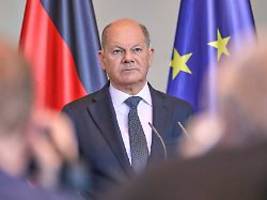 zapfenstreich, dann hinterbank: scholz tritt ab - als uneingelöstes versprechen