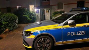 Angriff mit Pfefferspray in Wohnung – Täter auf der Flucht