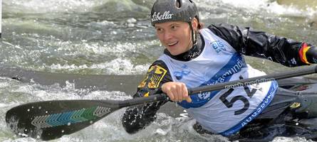 Überglückliche Kanutin: Emily Apel folgt ihrer Schwester Elena ins Nationalteam