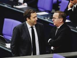 Esken raus, Überraschungen drin: Klingbeil rasiert alle Ampel-Minister - außer Pistorius