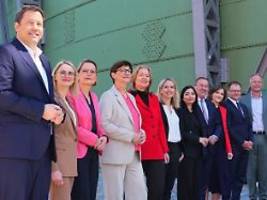Klingbeil siebt SPD hart durch: Drei denkbare Kanzlerkandidaten werden Minister - eine nicht