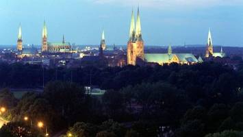 Vertrag zum Erhalt Lübecker Altstadtkirchen unterzeichnet
