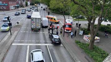 Auf Hamburgs gefährlichster Straße: Fußgänger schwer verletzt