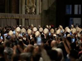 Einheit, Missbrauch, Diplomatie: Kardinäle positionieren sich für Papstwahl