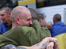 Unsere Leute sind zu Hause: Hunderte ukrainische Kriegsgefangene freigelassen