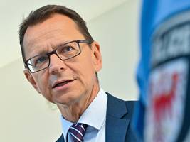 Brandenburg: Innenministerin entlässt Verfassungsschutzchef