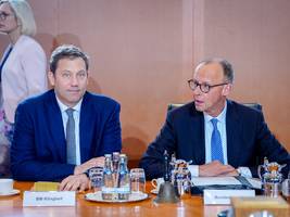 Erste Kabinettssitzung: Neue Bundesregierung streicht zum Auftakt 25 Posten