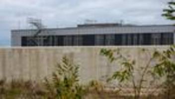 Gefängnisneubau: Nach Debakel um JVA-Neubau - Freistaaten verhandeln nach