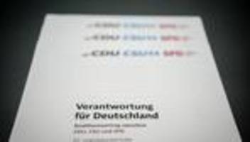 Verkauf an Bahnhöfen: Hochschule veröffentlicht Koalitionsvertrag als Magazin