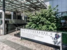 20.000 Euro pro Ausländer: Rechtsanwalt als Edel-Schleuser angeklagt
