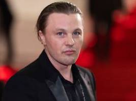 vorwurf sexueller gewalt: schauspieler michael pitt festgenommen