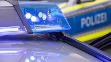 Kontrolleure mit Waffen bedroht: GSG9-Kräfte stürmen Wohnungen