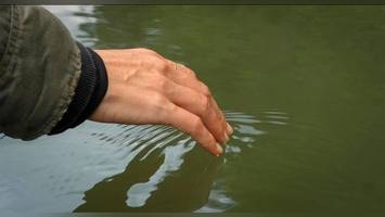 aktivisten auf dem fluss: „i am the river, the river is me“