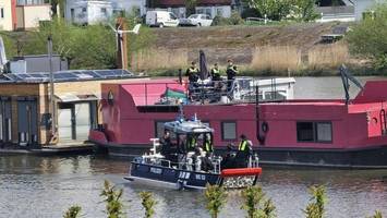 Autorin auf Hausboot getötet: Polizei nimmt Tatverdächtigen fest