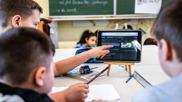 erstes handy, social media: grundschule lädt zum digital festival