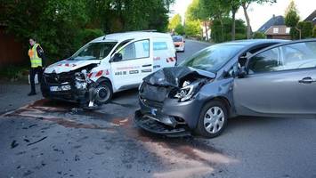 Frontalcrash: Hamburger bei Unfall in Kurve schwer verletzt