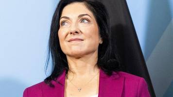 Übergabe im wirtschaftsministerium: von habeck zu reiche: cdu-politikerin setzt auf technologie-offenheit