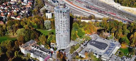 Der einst umstrittene Hotelturm steht heute unter Denkmalschutz – er hat eine bewegte Geschichte