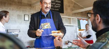 Neuburger Geschwader: Markus Söder sagt Danke mit einem Weißwurstfrühstück