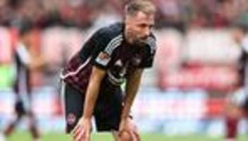 3. fußball-liga: auch ex-bundesliga-spieler hübner bleibt wiesbaden erhalten