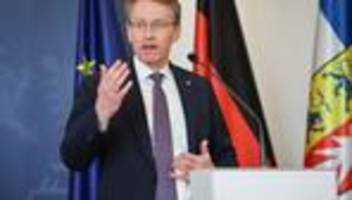 Kriegsende: Günther mahnt Demokratie lebendig zu halten