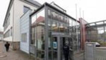 Prozess: Pflegebedürftige Ehefrau ermordet? 85-Jähriger vor Gericht