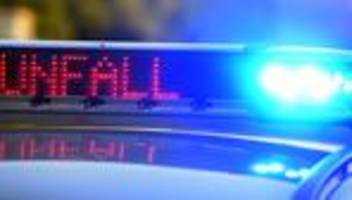 Unfälle: Drei Verletzte und Vollsperrung nach Unfall auf A5