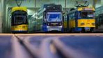 Videos in Sozialen Netzwerken: Bundespolizei Leipzig warnt vor Trainsurfen