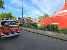 Feuerschlucker verbrennt Zelt: Unfall bei Zirkusprobe: 17 Kinder in Aldenhoven verletzt