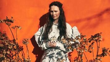 Schweiz schickt Zoë Më zum ESC – mit einem Lied, das berührt