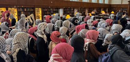 columbia universität in new york: propalästinensische demonstranten besetzten bibliothek der columbia universität