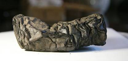 Herculaneum: Röntgenanalyse findet Tinte von Philodem auf verkohltem Papyrus