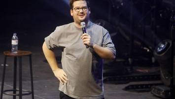 chris tall kurz vor auftritt in hamburg: „habe die hosen voll!“