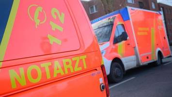 Mann kollabiert nach Polizeieinsatz in Rettungswagen - tot