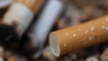 zoll stellt fast 15.000 zigaretten sicher