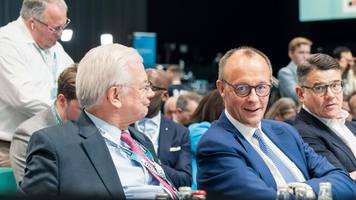 Roland Koch: „Im Unternehmen herrscht eher ein Prinzip von Befehl und Gehorsam“