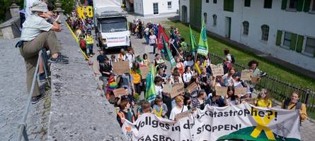 Aiwanger verteidigt umstrittene Gasförderung in Reichling trotz Bürgerprotesten