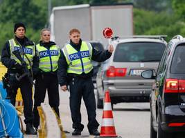 Illegale Migration: Wie sich Merz und Dobrindt in eine Asyl-Notlage bringen