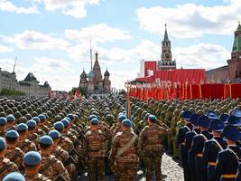 Siegesparade Moskau: Wie Putin seinen Krieg rechtfertigt