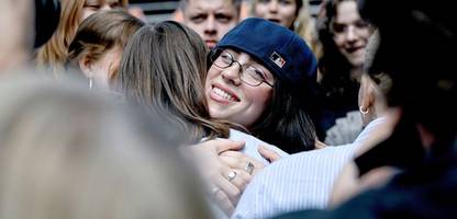 Billie Eilish in Berlin: Die clevere Nahbarkeit eines Superstars