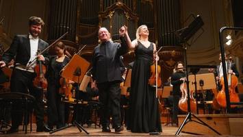 Symphoniker Hamburg senden Friedensbotschaft in der Laeiszhalle