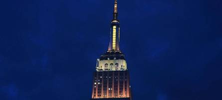 Empire State Building leuchtet zu Ehren von Leo XIV.