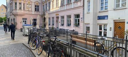 „Sitzbank muss unverzüglich weg“: Mehrere Altstadt-Anwohner wollen gegen Lärm vorgehen