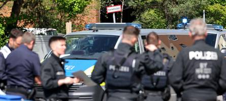 Verdächtige Person mit Waffe? Großeinsatz an Schule in Bayern