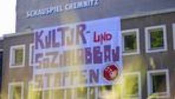 Kulturprotest: Kulturhauptstadt: Aktivisten halten Schauspielhaus besetzt