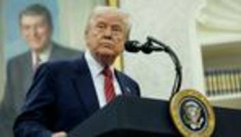 US-Gericht stoppt Trumps Entlassungsprogramm: US-Gericht stoppt Trumps Entlassungsprogramm