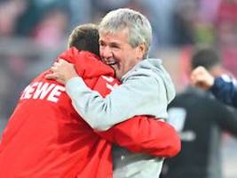 Aufstieg ganz, ganz nah: Nach Drama-Sieg: 1. FC Köln feiert unfassbaren Friedhelm Funkel
