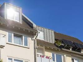 Kosten amortisieren sich schnell: Ein Viertel der Deutschen offen für Balkon-Solaranlage